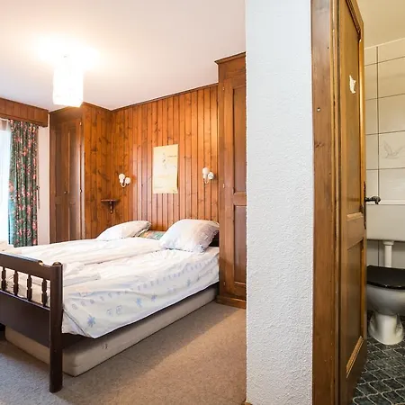 Athenee 3 Apartment